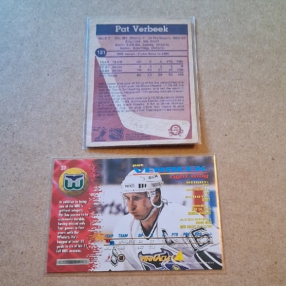 Hockey Trading Cards Set - Picture 2 of 6